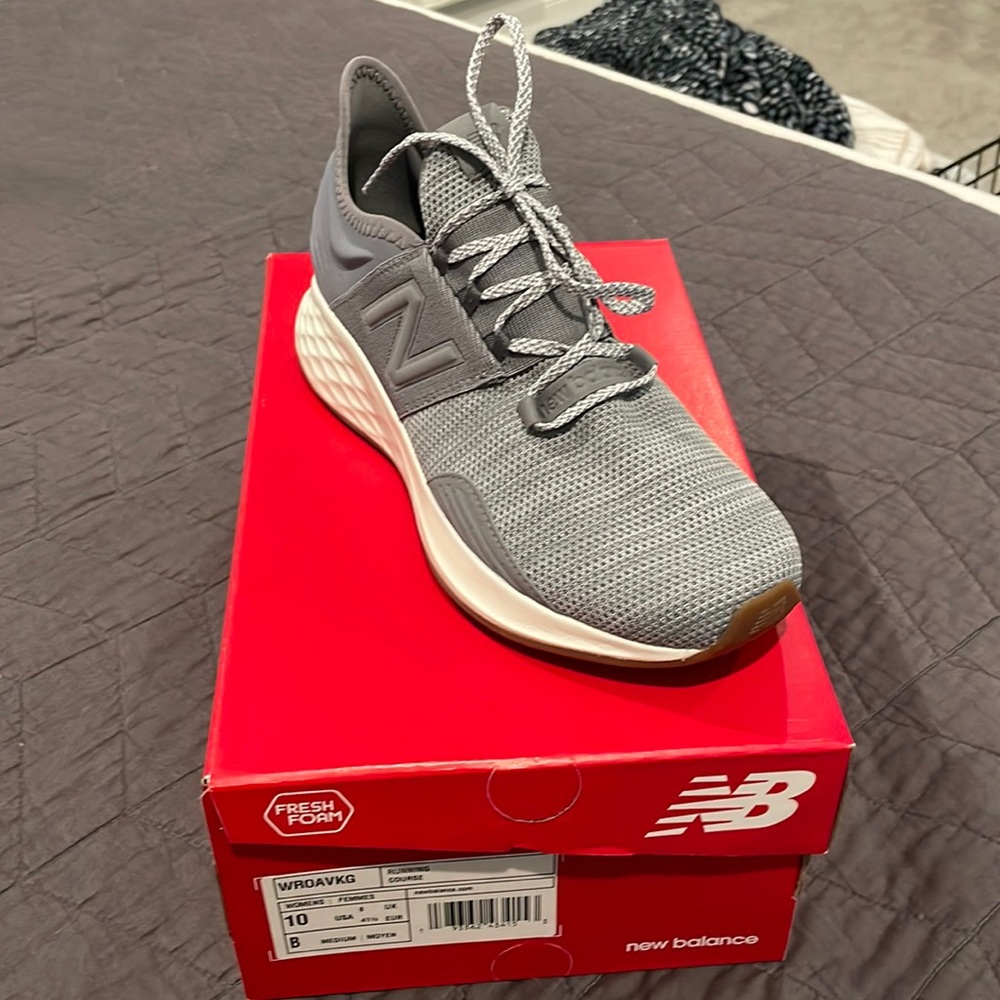 NIB New Balance Fresh Foam ROAV Running Course 10